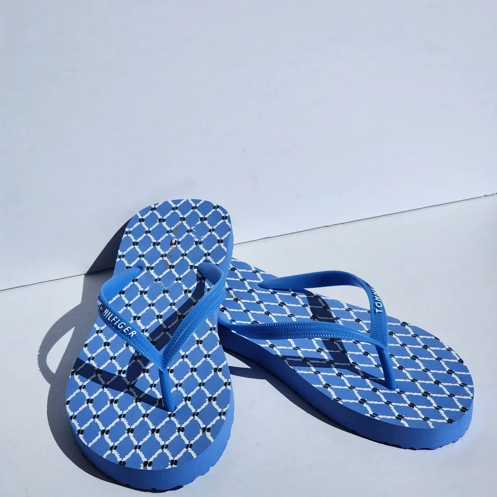 Tommy Hilfiger Women's Stylish Geometric Pattern Blue Flip Flops Size 6